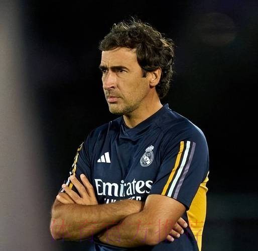 西媒:皇马非常看重阿瓜多 将被提拔进卡斯蒂亚 西媒:皇马非常看重阿瓜多 将被提拔进卡斯蒂亚